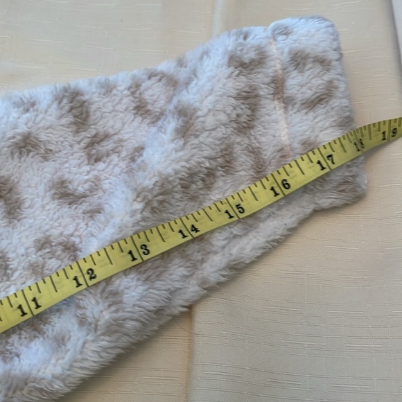 Ricki’s Medium Cream with tan spots warm & fuzzy top, cowl neck & 3/4 zipper. - Picture 7 of 7